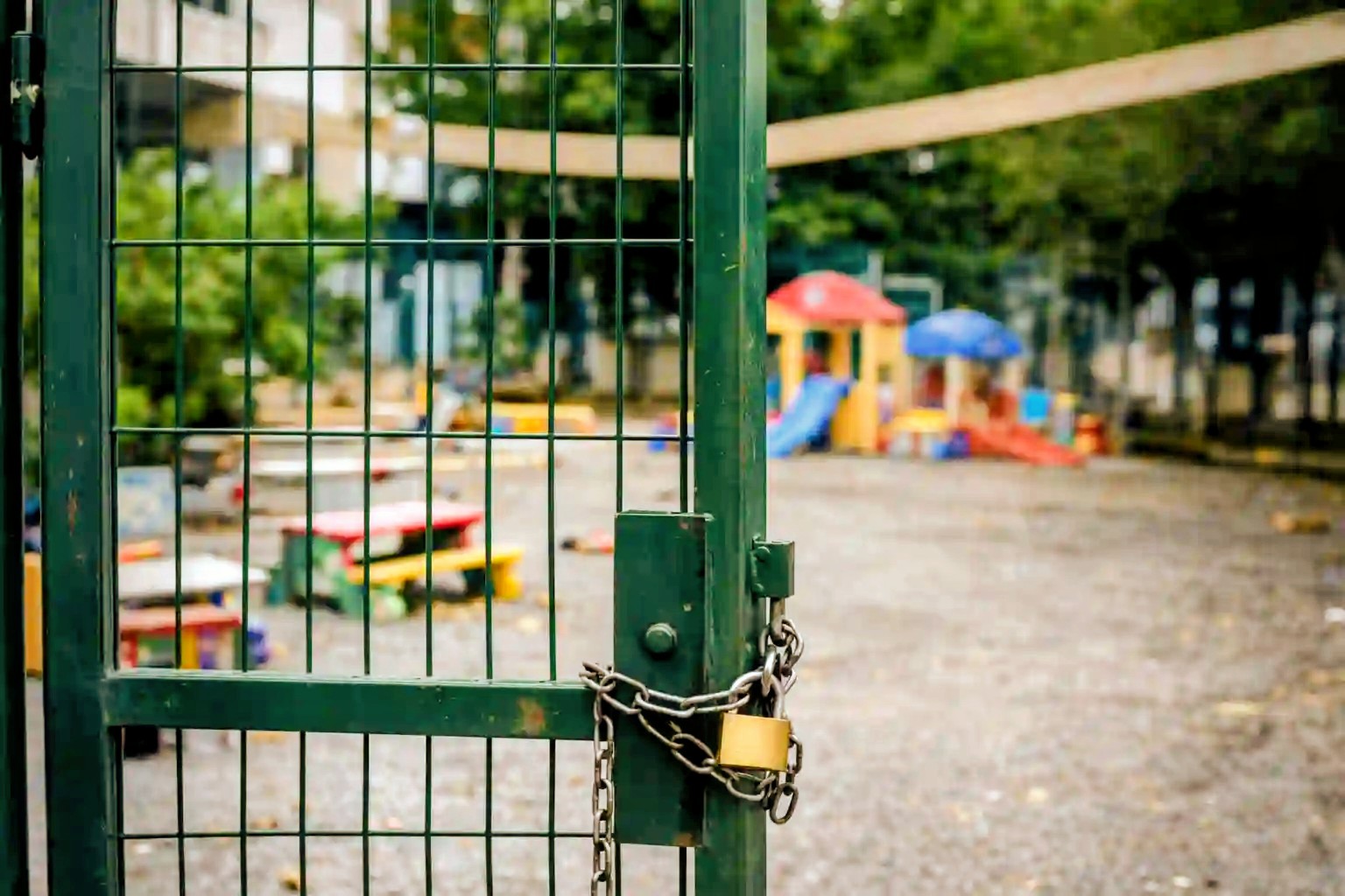 Read more about the article גנים סגורים והתשלומים נמשכים. מי נושא בנטל בתקופת החירום?