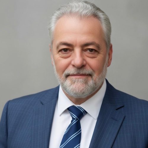 האדם שמאחורי החלוק: למה כולם בחיפה מדברים על ד"ר אהרון? ראיון חג בלעדי ל"חדשות מצ" על רפואה, אנושיות ושליחות